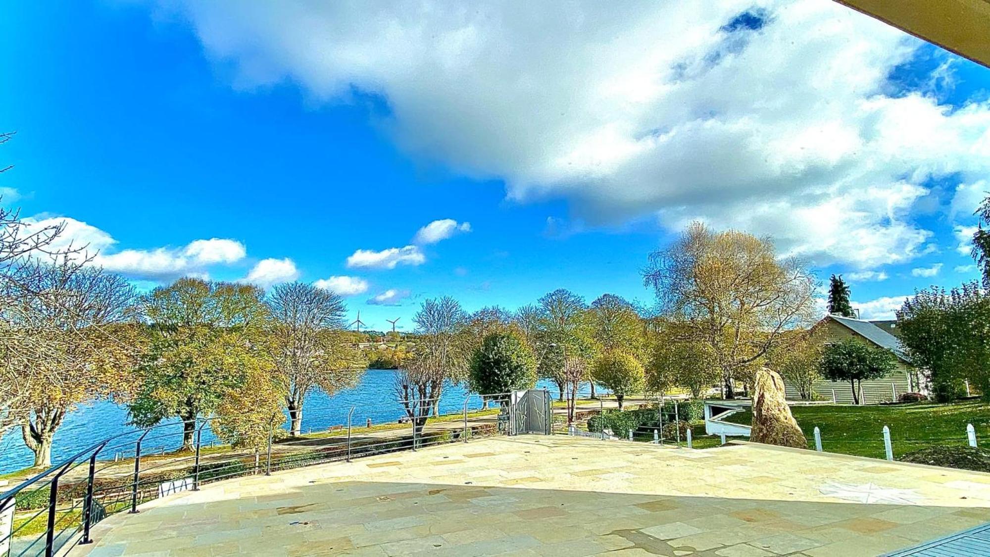 Villa Le Menhir 4 Ch Au Bord Du Lac Et Terrasse Villefranche-de-Panat Exteriér fotografie